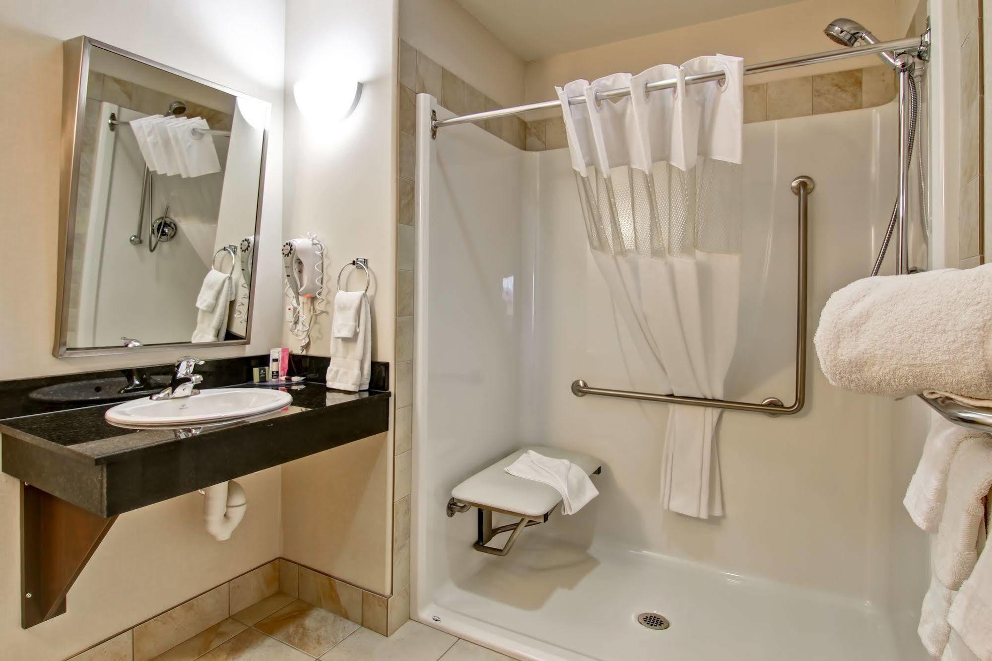 Canalta Hotel Tisdale Екстер'єр фото